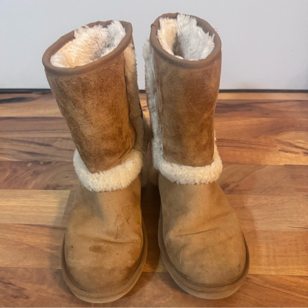 UGG Tan Ankle Booties with Cream Sheepskin Lining